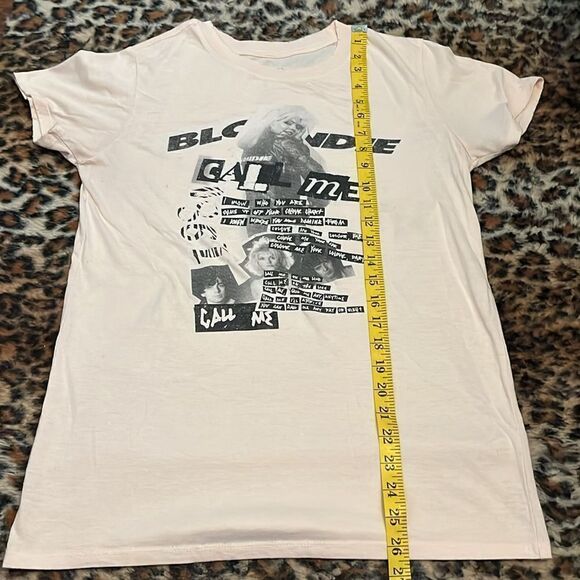 Blondie Call Me Factory Distressed Graphic Shirt 80’s Music - Picture 6 of 10